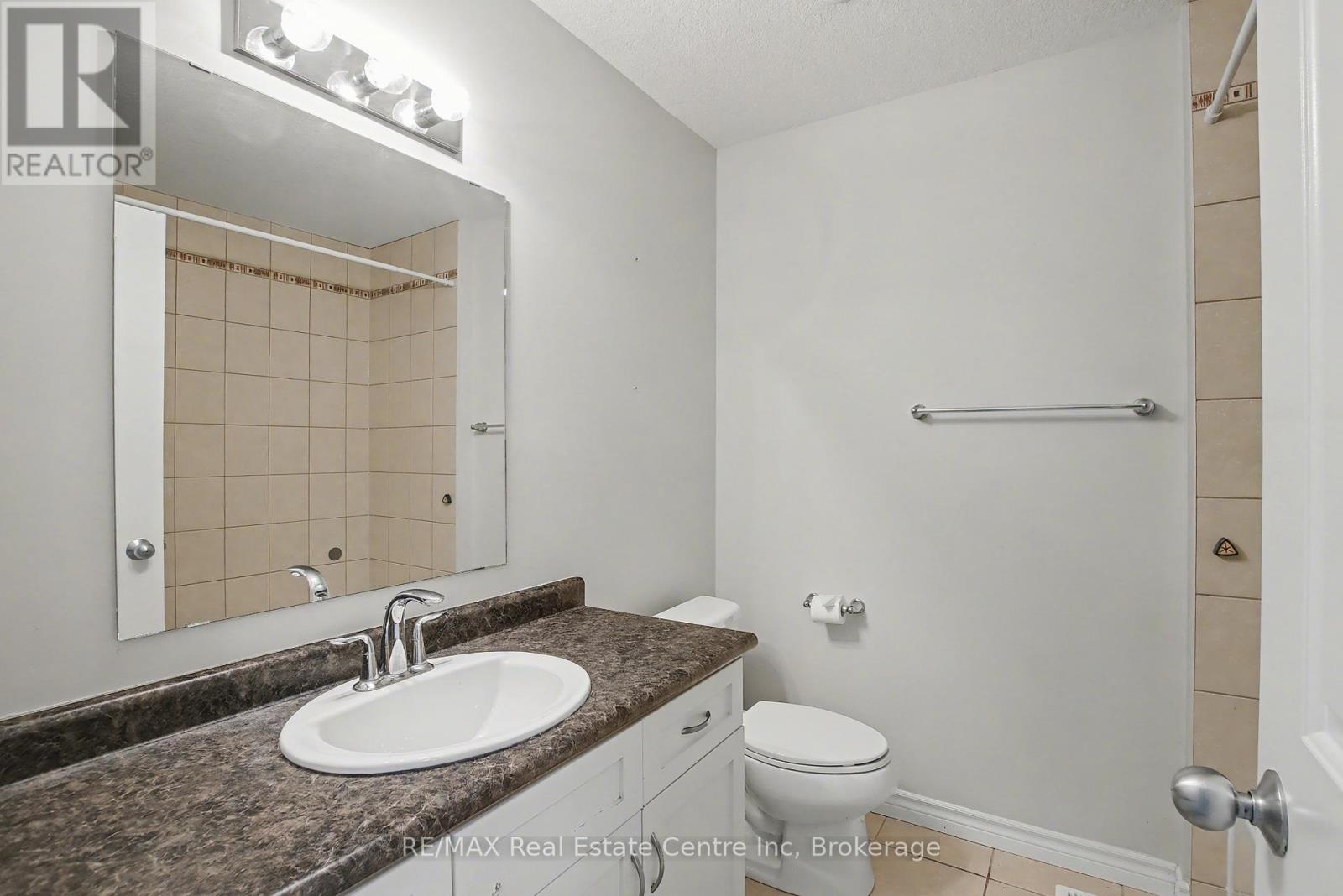 158 Kemp Crescent, Guelph, Ontario N1E 0K1 - Photo 19 - X12699870