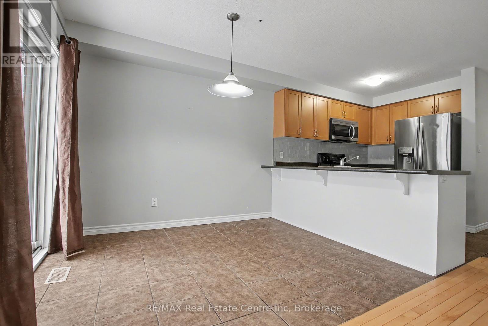 158 Kemp Crescent, Guelph, Ontario N1E 0K1 - Photo 14 - X12699870