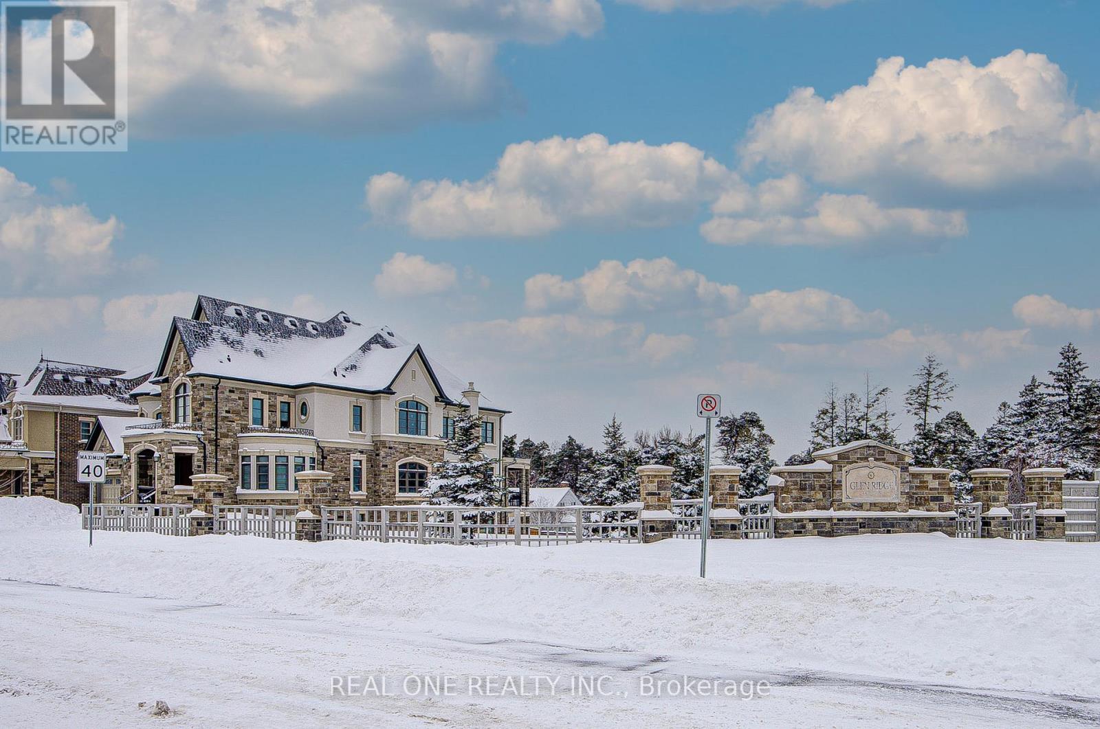 99 Glensteeple Trail N, Aurora, Ontario  L4G 3T1 - Photo 2 - N12702846