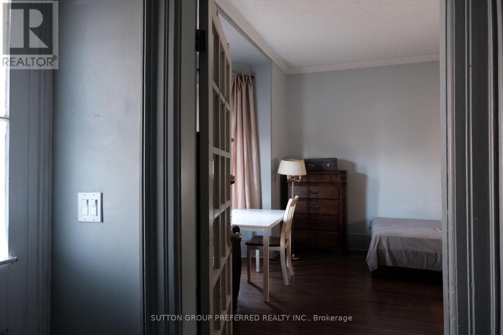 1055 Richmond Street, London East, Ontario  N6A 3J7 - Photo 2 - X12705628