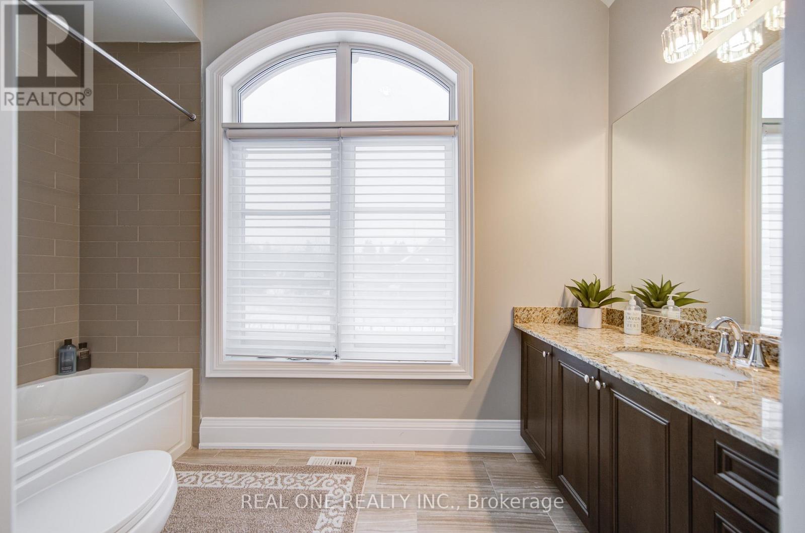 99 Glensteeple Trail N, Aurora, Ontario  L4G 3T1 - Photo 44 - N12702846