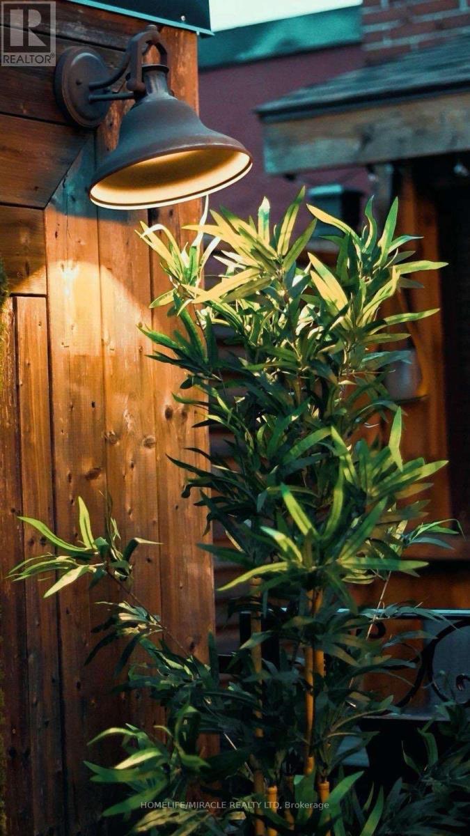 15 Main Street N, Brampton, Ontario  L6X 1M8 - Photo 5 - W12705624