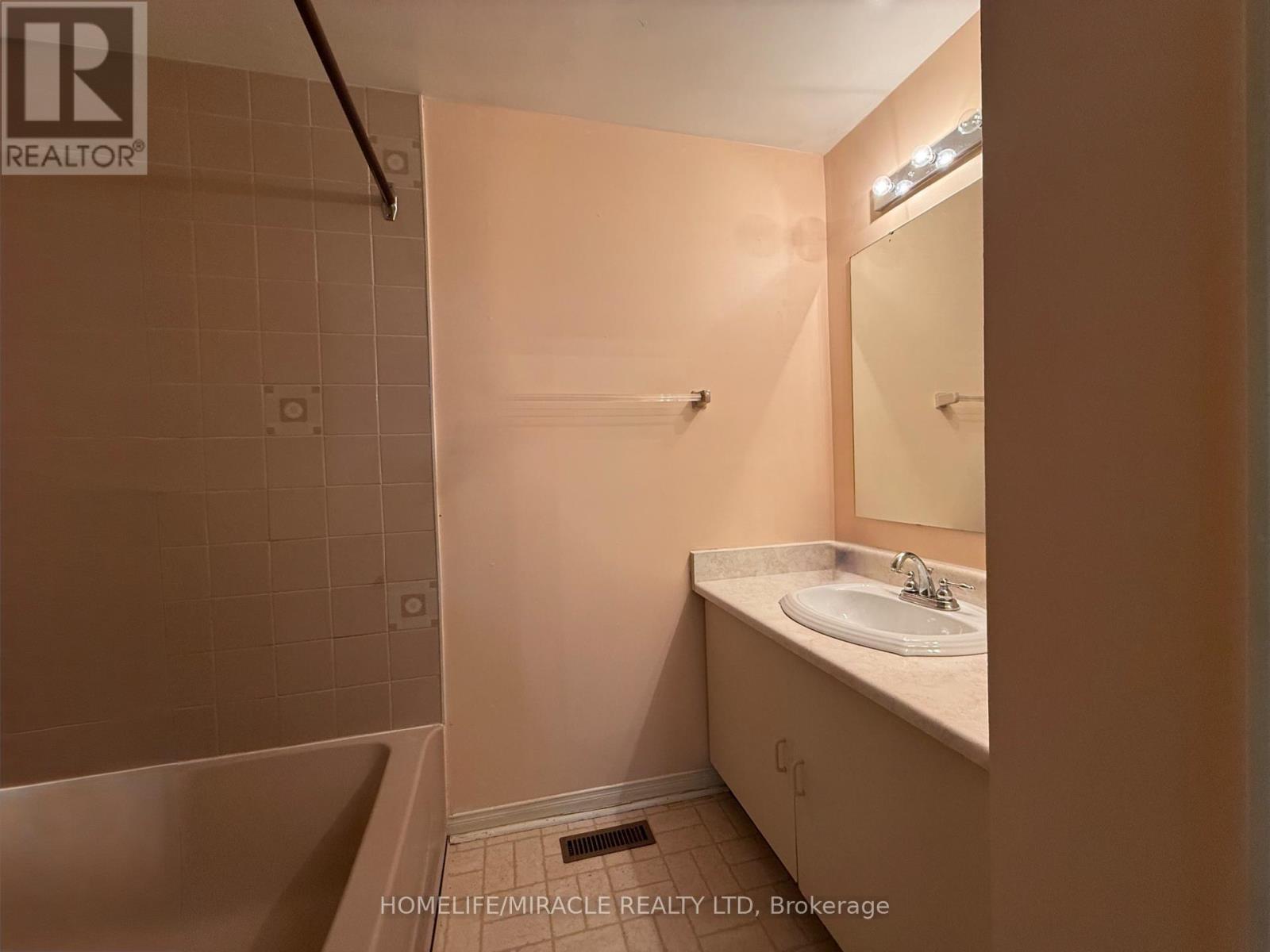3510 South Mill Way, Mississauga, Ontario  L5L 3T9 - Photo 12 - W12705630