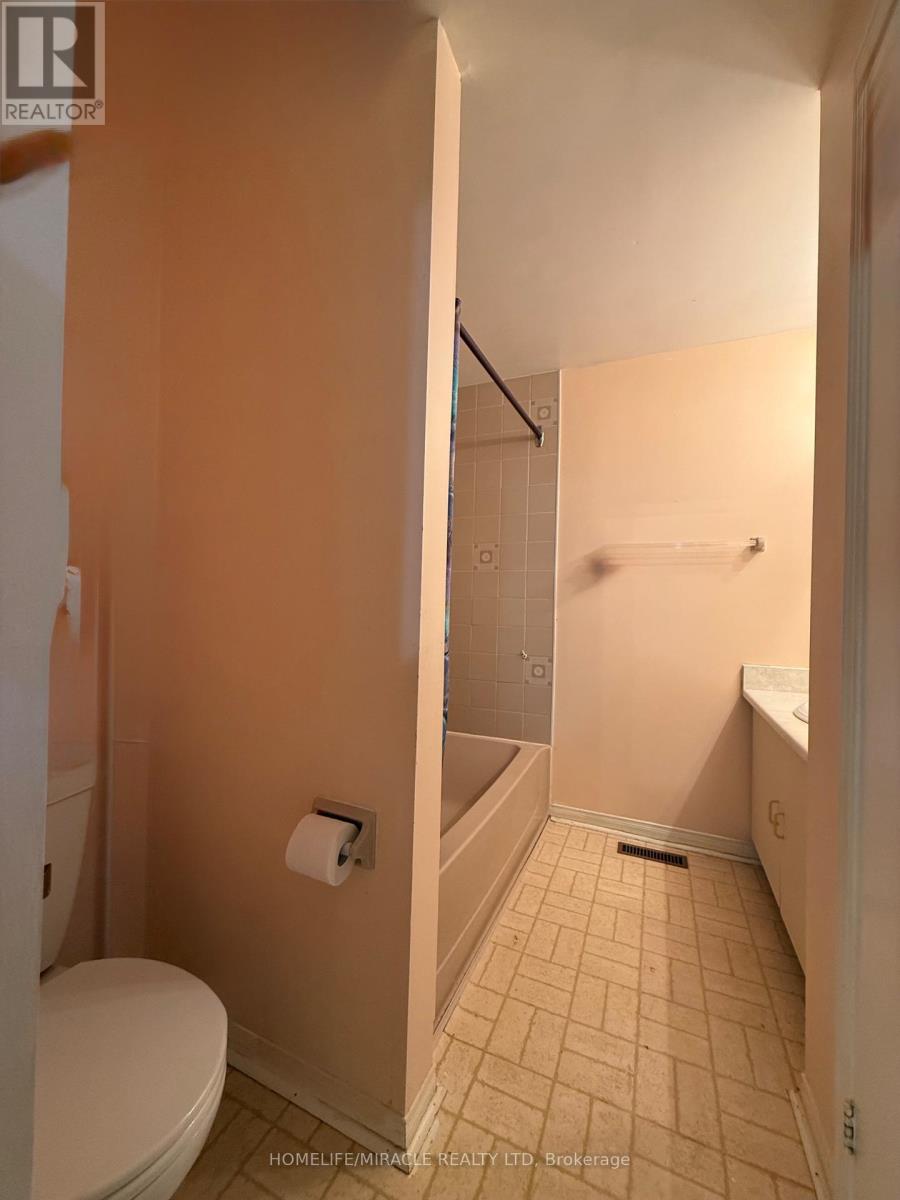 3510 South Mill Way, Mississauga, Ontario  L5L 3T9 - Photo 13 - W12705630