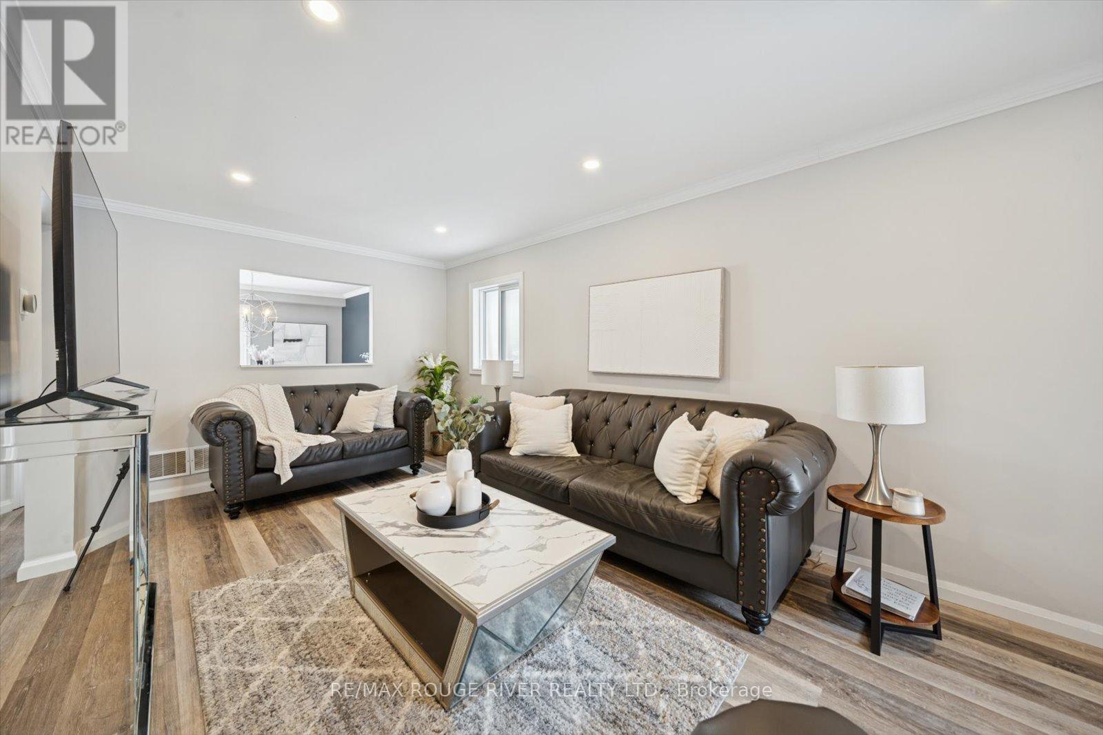 13 Prestonway Drive, Clarington, Ontario  L1C 4S8 - Photo 6 - E12702236