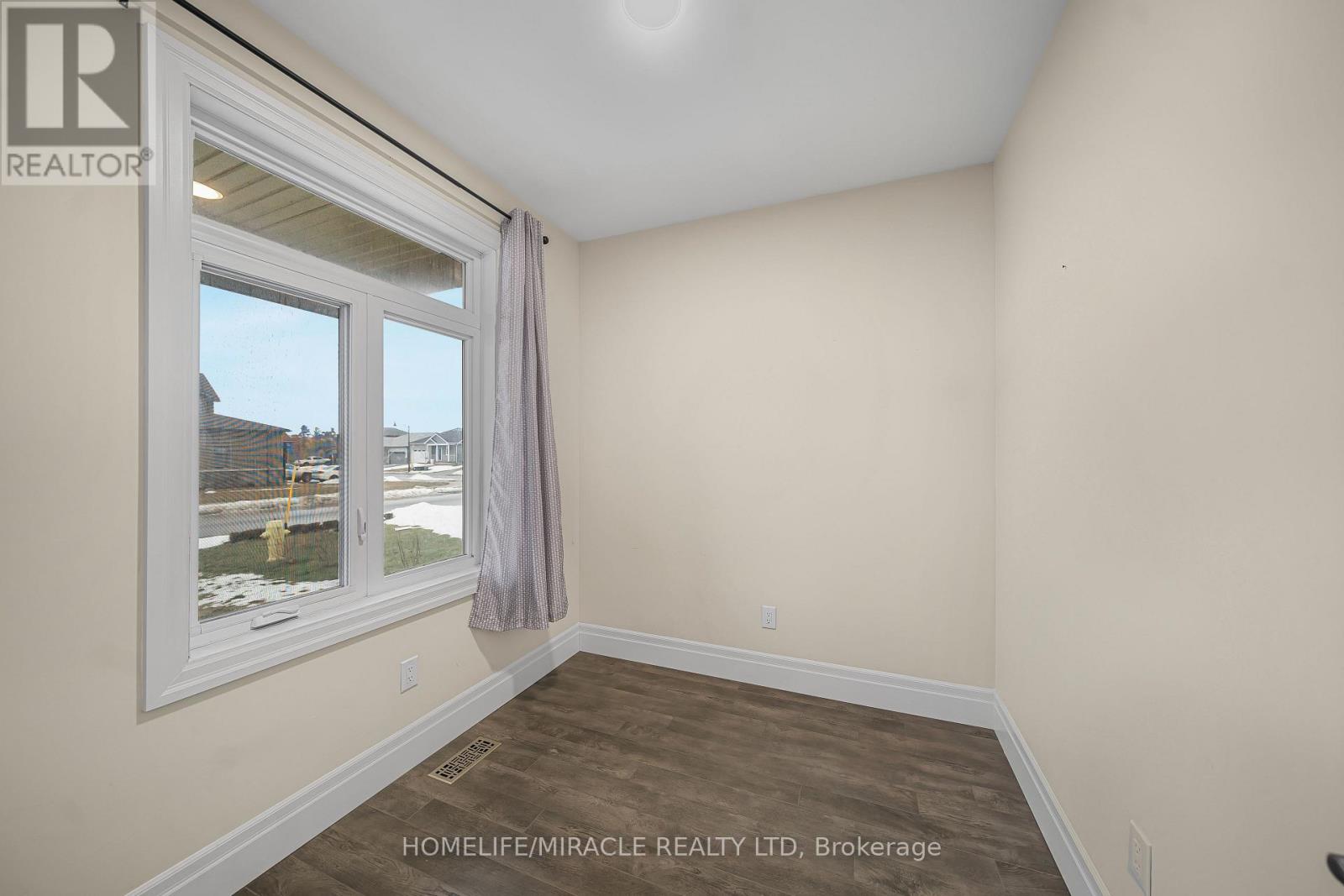 35 Allen Street, Prince Edward County, Ontario  K0K 2T0 - Photo 5 - X12705578