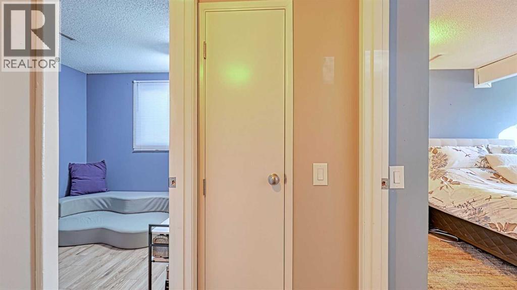 152 Oaktree Lane Sw, Calgary, Alberta  T2V 4E4 - Photo 17 - A2279714