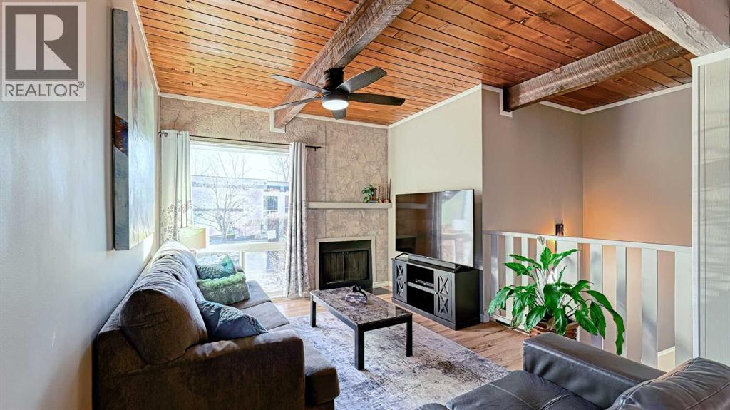 152 Oaktree Lane Sw, Calgary, Alberta  T2V 4E4 - Photo 2 - A2279714