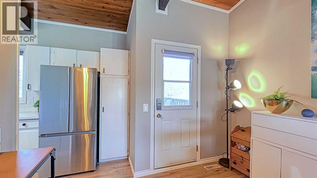 152 Oaktree Lane Sw, Calgary, Alberta  T2V 4E4 - Photo 8 - A2279714