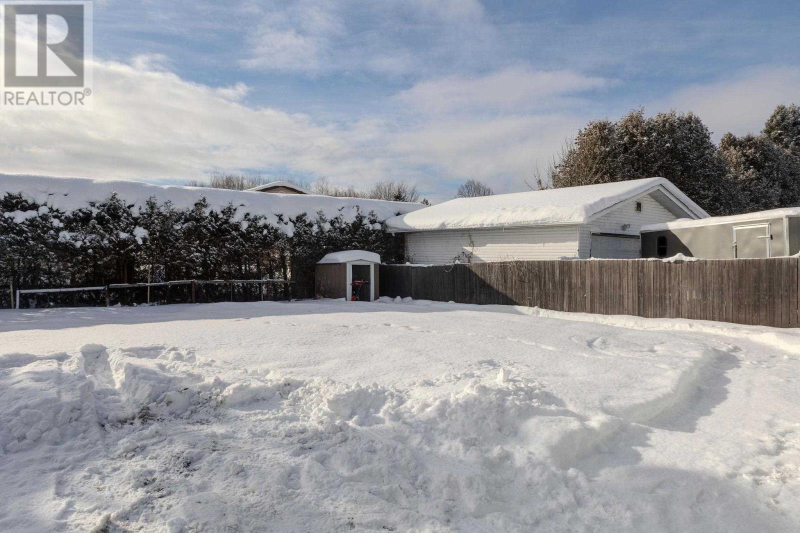 11 Kerr Dr, Sault Ste. Marie, Ontario  P6A 5H8 - Photo 5 - SM253494