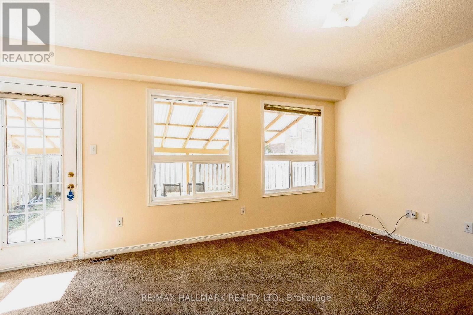 384 Flagstone Way, Newmarket, Ontario  L3X 2R3 - Photo 3 - N12698048