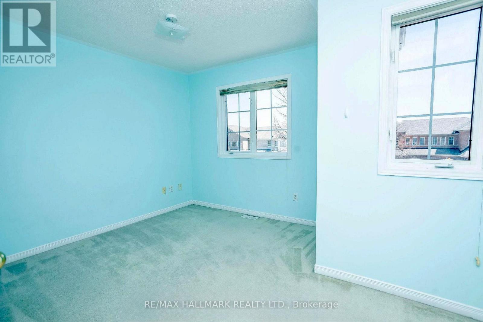 384 Flagstone Way, Newmarket, Ontario  L3X 2R3 - Photo 5 - N12698048