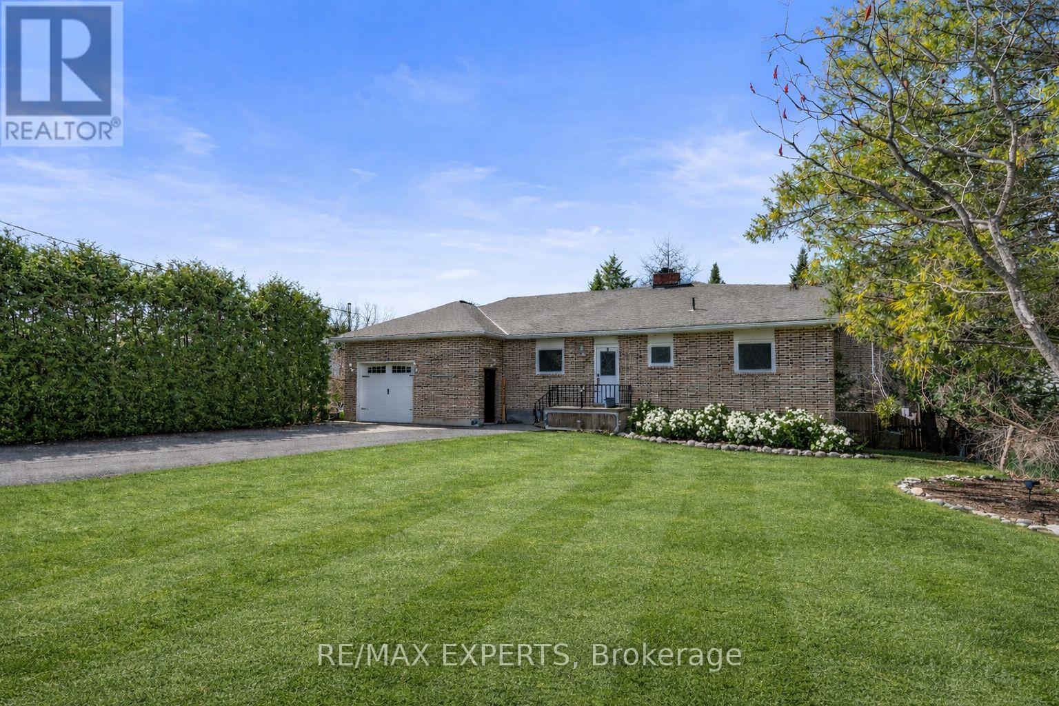 6 Otter Cove Road, Georgina, Ontario  L0E 1N0 - Photo 3 - N12702558