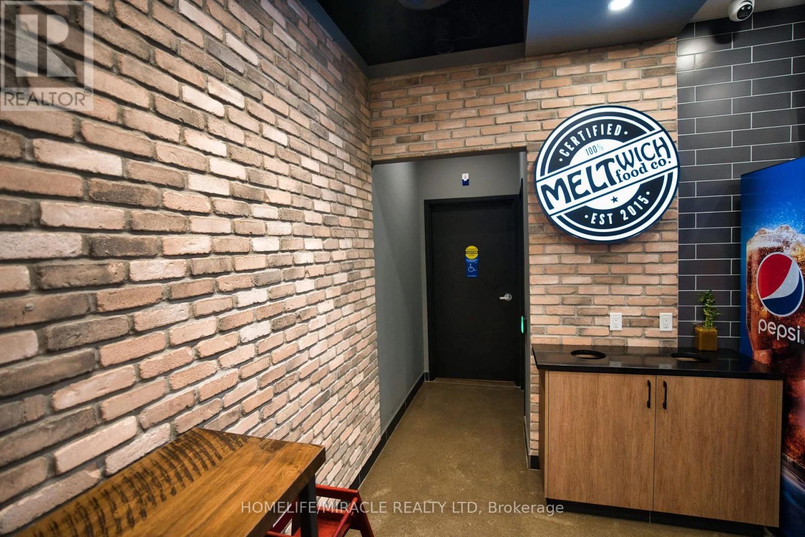 #a4-7 - 57 Harry Walker Parkway S, Newmarket, Ontario  L3Y 0G3 - Photo 2 - N12705652