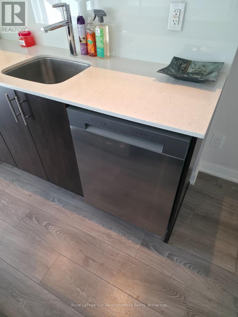 2227 - 165 Legion Road N, Toronto, Ontario  M8Y 0B3 - Photo 9 - W12705672