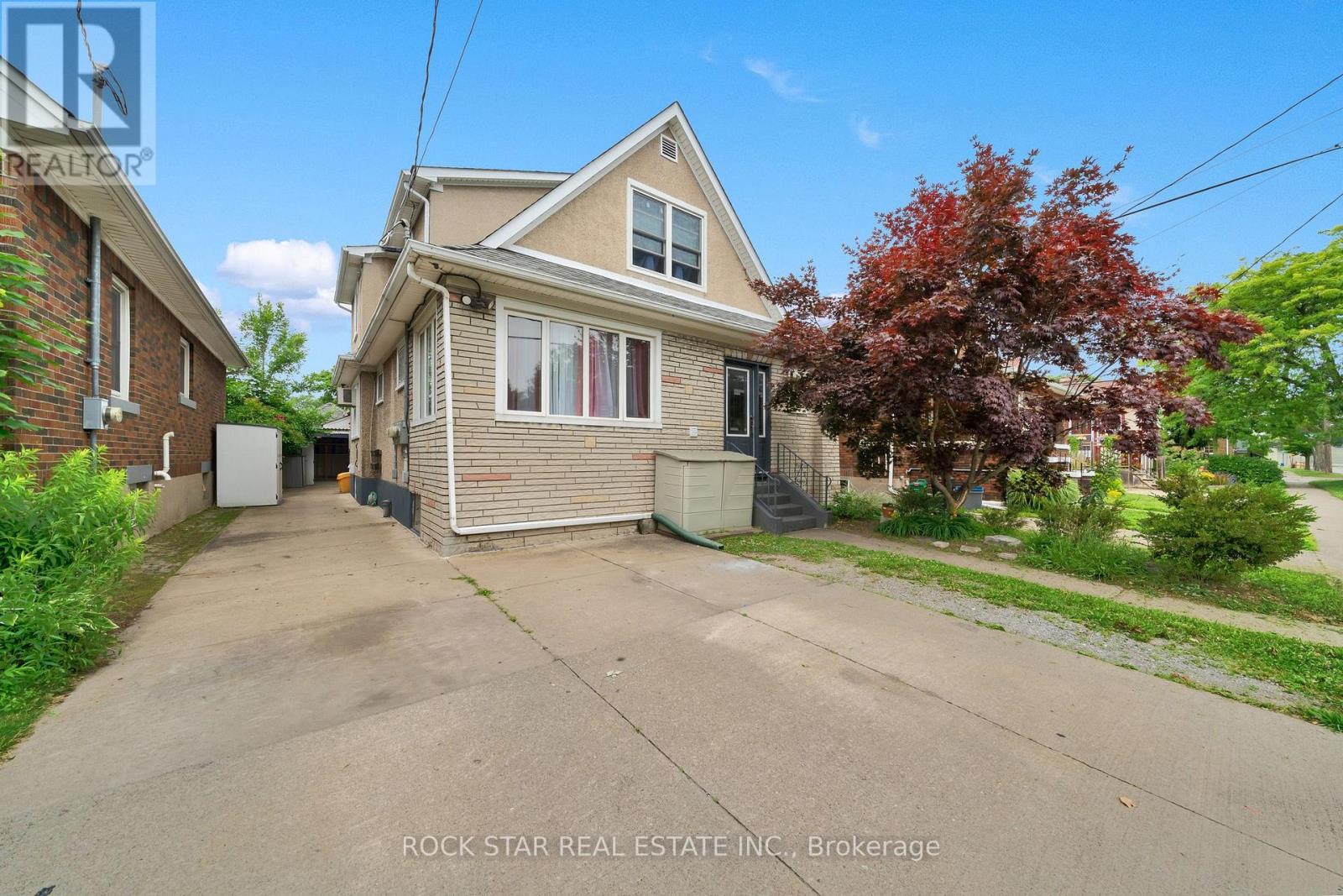 33 Fitzgerald Street, St. Catharines, Ontario  L2R 4B5 - Photo 2 - X12705654