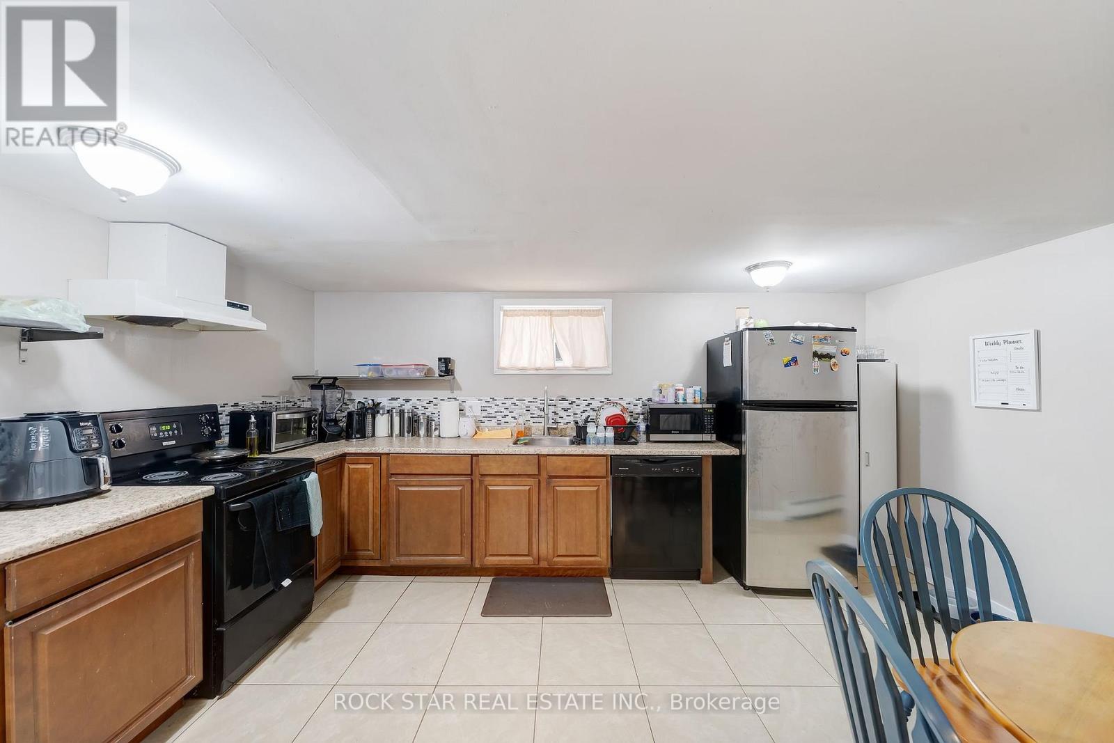 33 Fitzgerald Street, St. Catharines, Ontario  L2R 4B5 - Photo 37 - X12705654