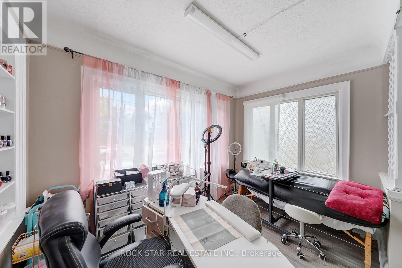 33 Fitzgerald Street, St. Catharines, Ontario  L2R 4B5 - Photo 9 - X12705654