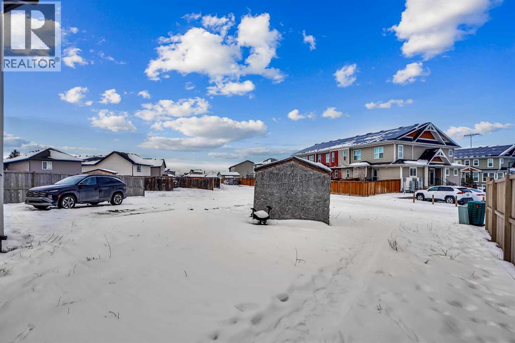 250 Martinwood Place Ne, Calgary, Alberta  t3j 3h6 - Photo 4 - A2275134