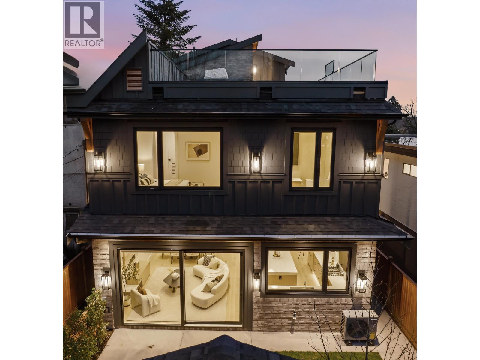 2 1841 Parker Street, Vancouver, British Columbia  V5L 2L1 - Photo 3 - R3080159