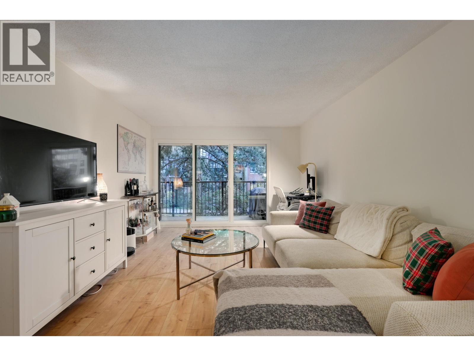 205 330 E 7th Avenue, Vancouver, British Columbia  V5T 4K5 - Photo 2 - R3077008