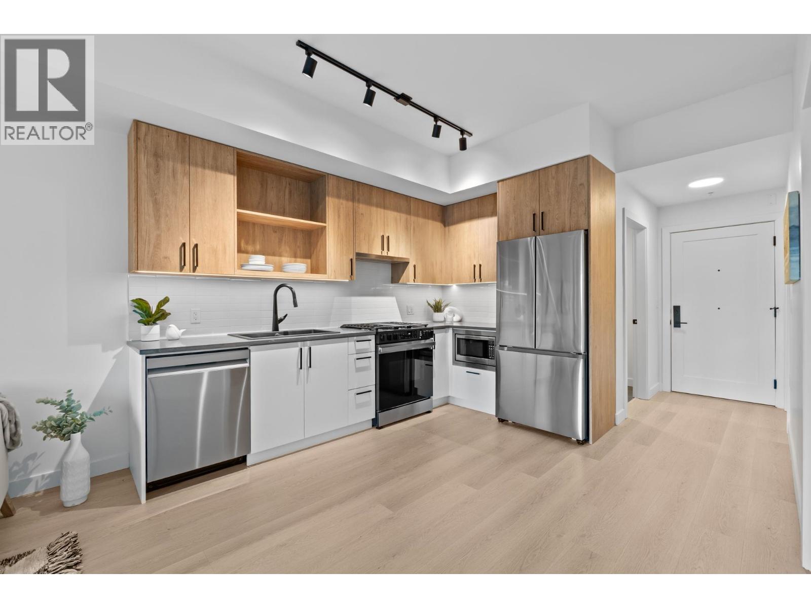 105 1100 Clarke Road, Port Moody, British Columbia  V6M 4B9 - Photo 6 - R3068307