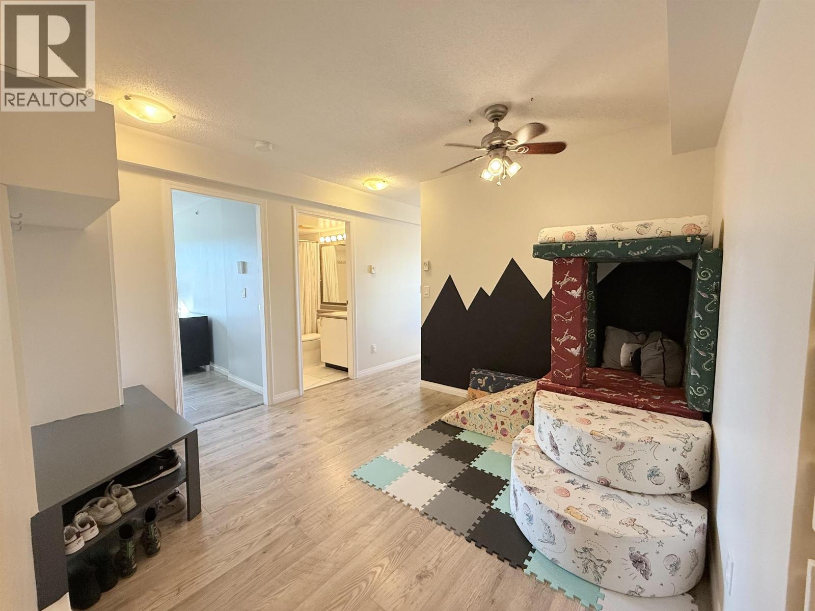 330 528 ROCHESTER AVENUE, Coquitlam, British Columbia