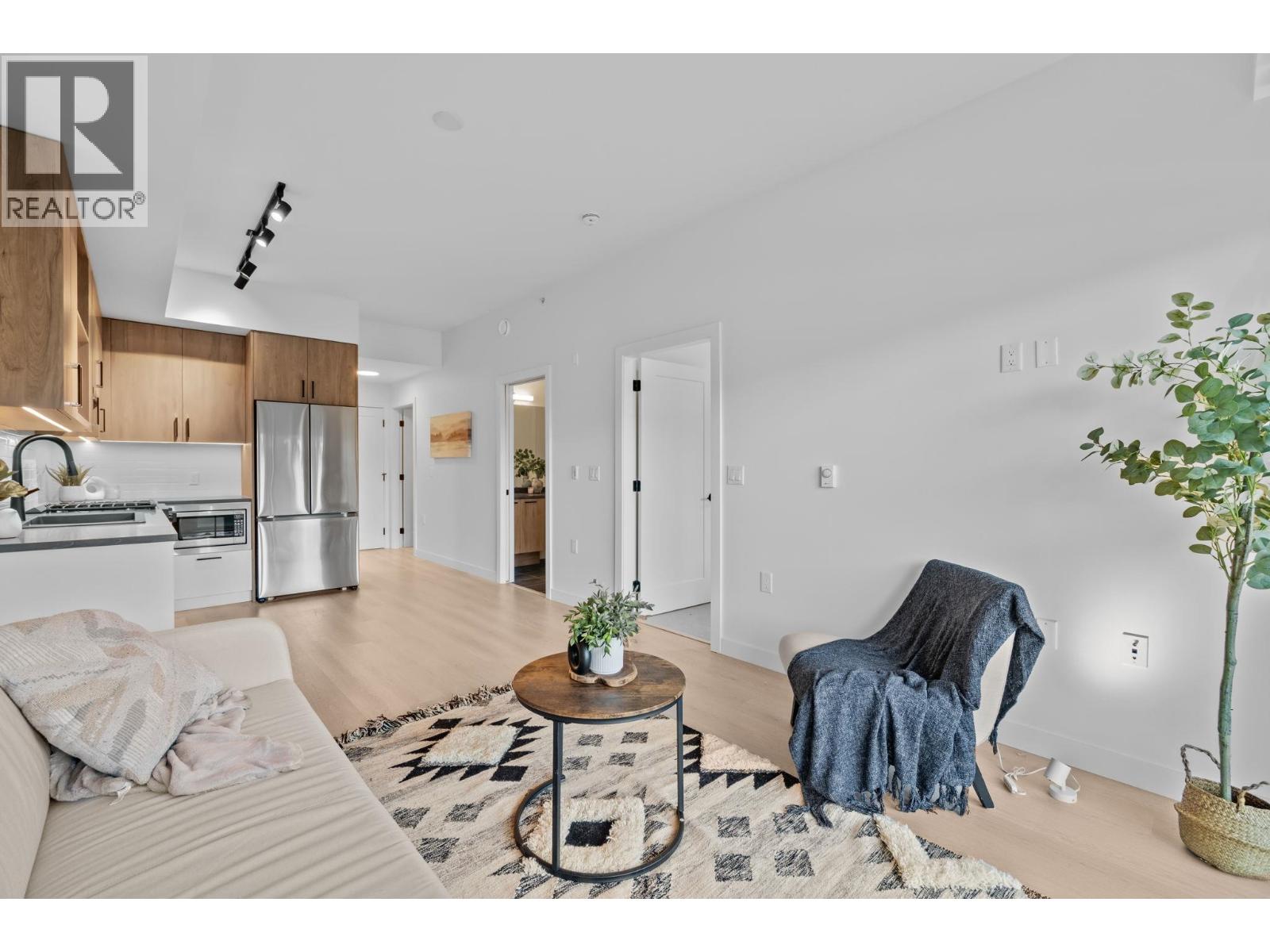 105 1100 Clarke Road, Port Moody, British Columbia  V6M 4B9 - Photo 4 - R3068307