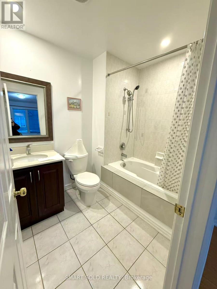 18 - 5 St Moritz Way, Markham, Ontario  L3R 4E8 - Photo 6 - N12705686