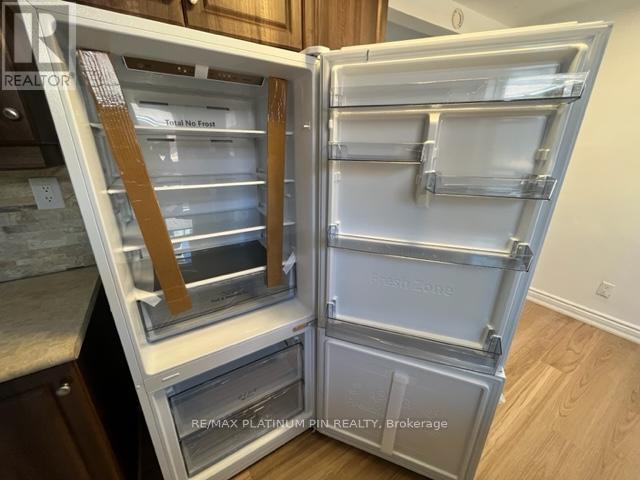 293 Ellerslie Avenue, Toronto, Ontario  M2R 1B6 - Photo 6 - C12705718