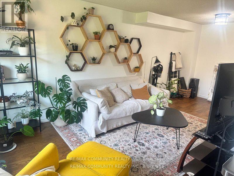 14 Blacksmith Lane, Whitby, Ontario  L1P 1N2 - Photo 3 - E12705694