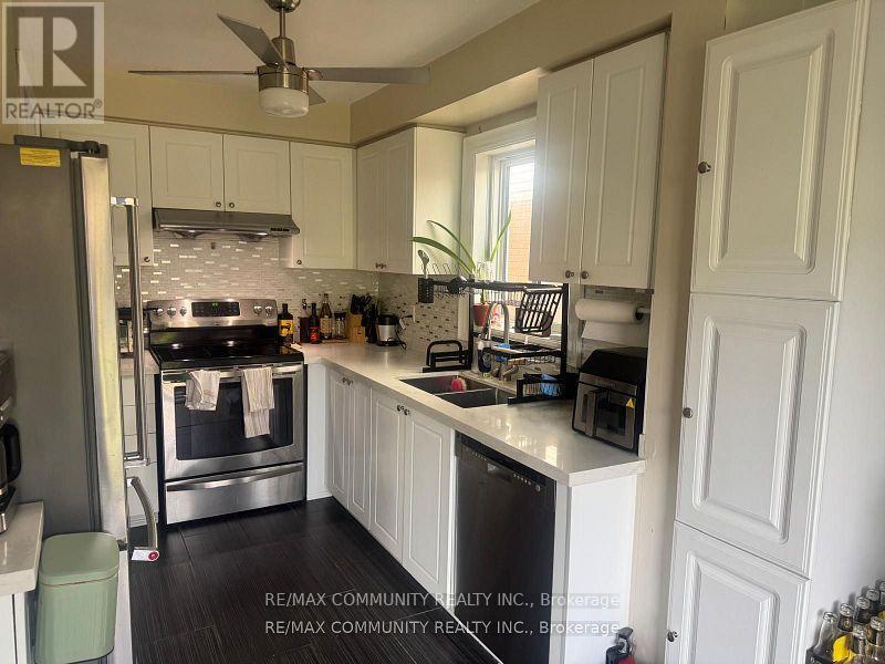 14 Blacksmith Lane, Whitby, Ontario  L1P 1N2 - Photo 8 - E12705694