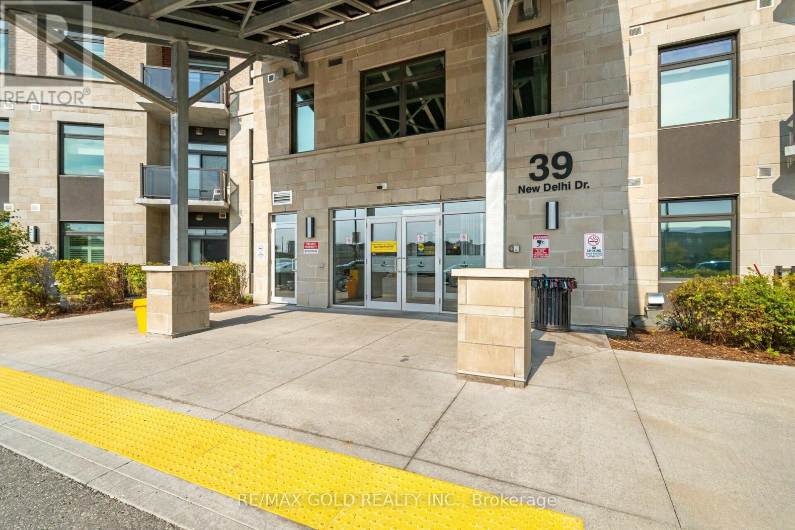 209 - 39 New Delhi Drive, Markham, Ontario  L3S 0E1 - Photo 1 - N12705688