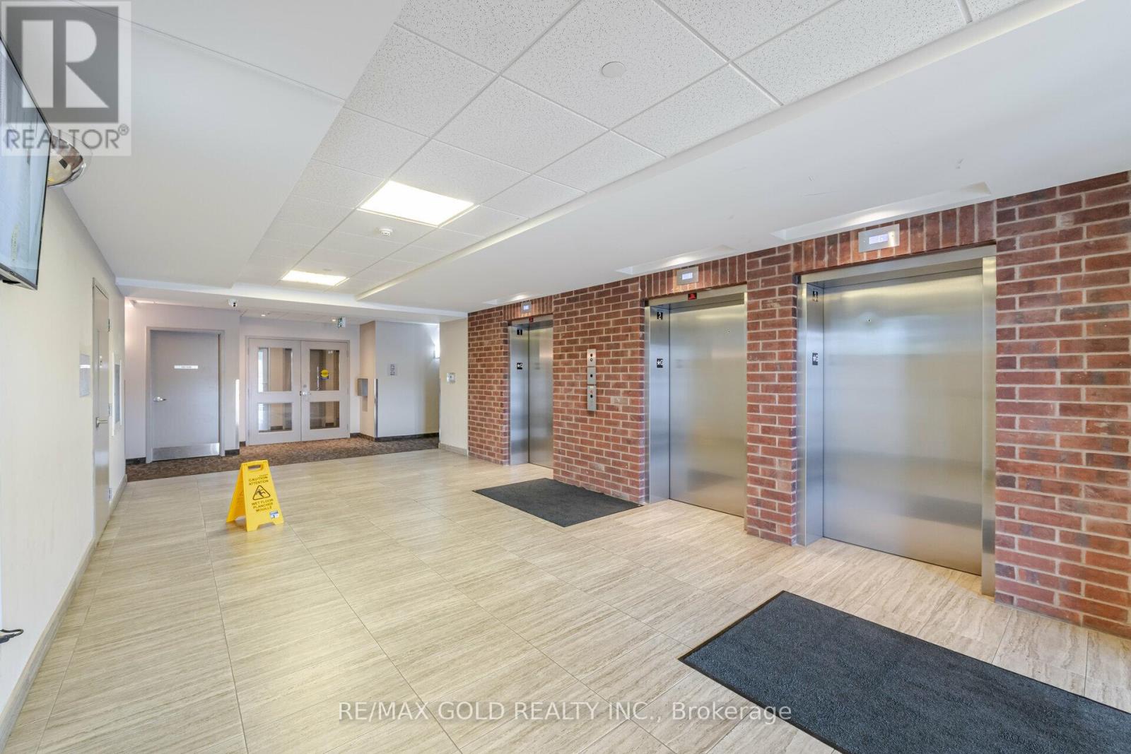 209 - 39 New Delhi Drive, Markham, Ontario  L3S 0E1 - Photo 4 - N12705688