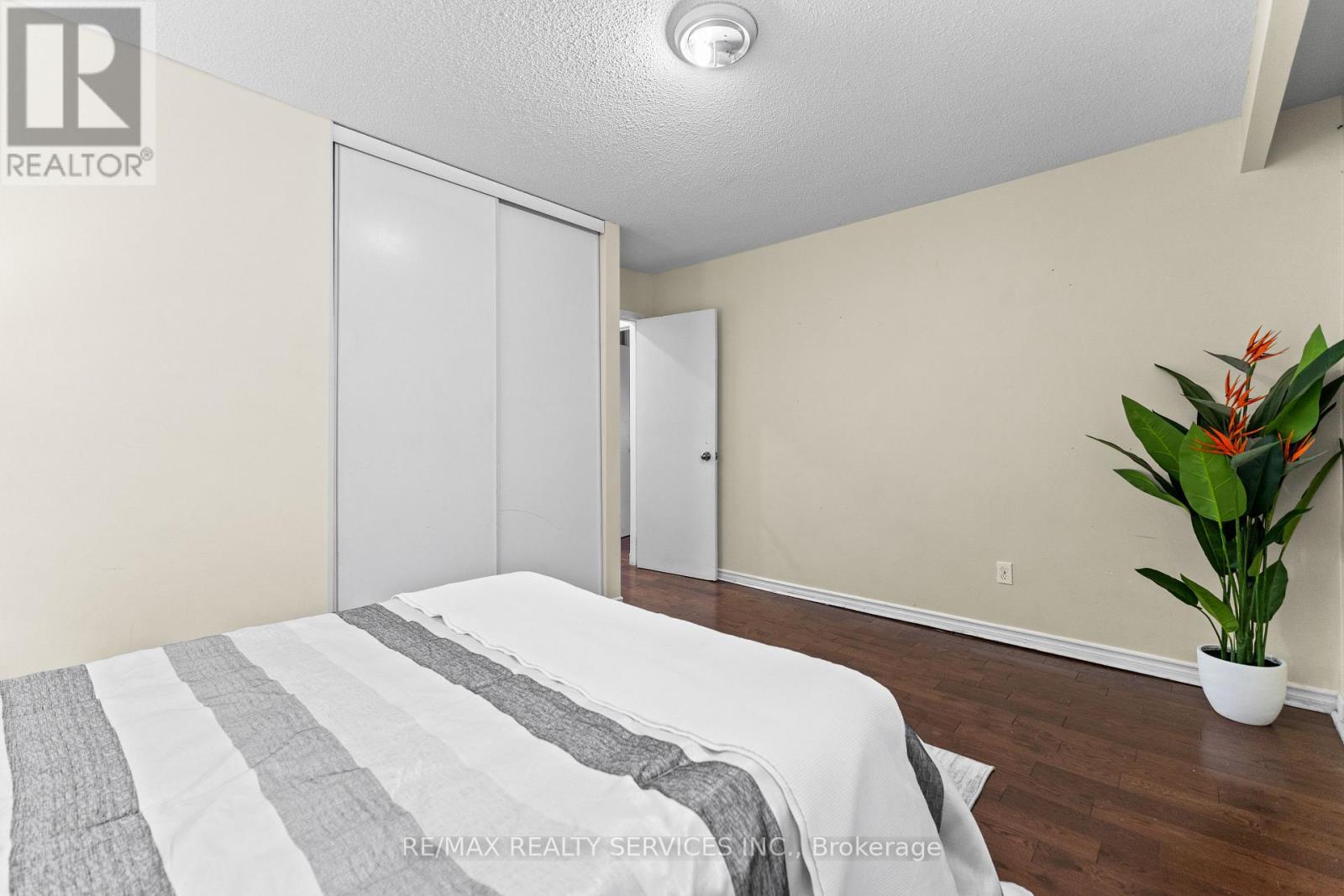 13 Linkdale Road, Brampton, Ontario  L6V 3A1 - Photo 15 - W12580118