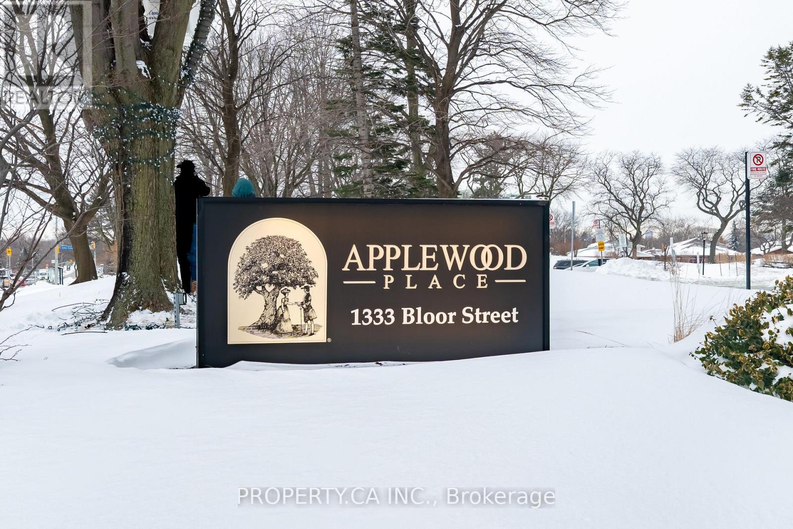 2201 - 1333 Bloor Street, Mississauga, Ontario  L4Y 3T6 - Photo 2 - W12705700