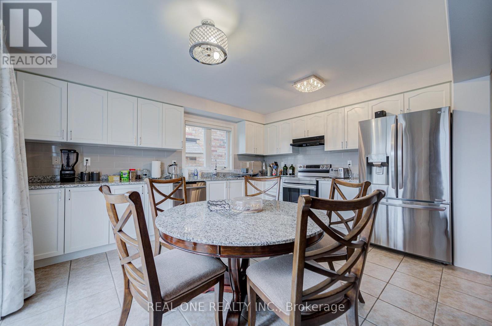 27 Cranston Street, Hamilton, Ontario  L9K 0E3 - Photo 11 - X12705710