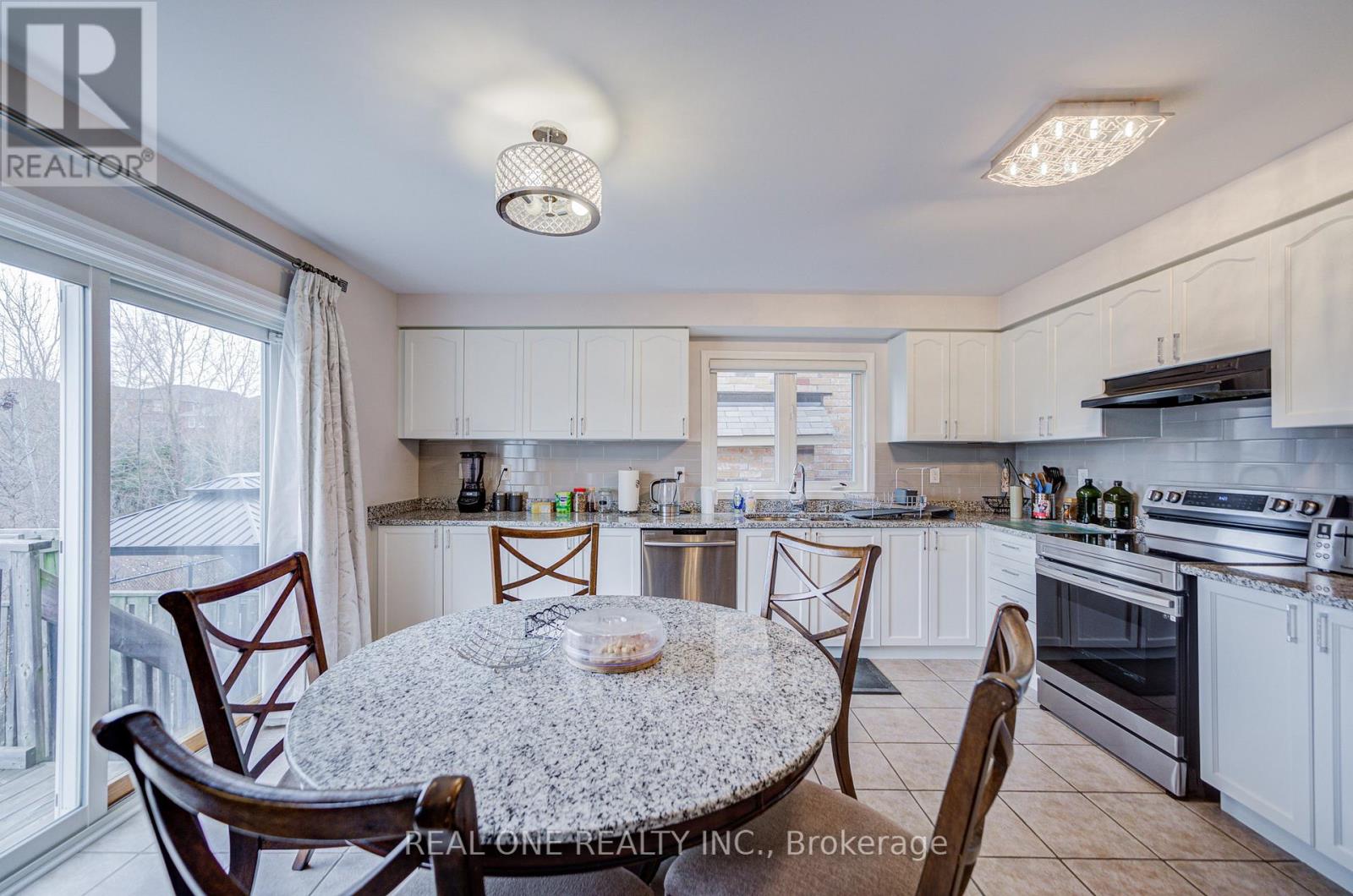 27 Cranston Street, Hamilton, Ontario  L9K 0E3 - Photo 12 - X12705710