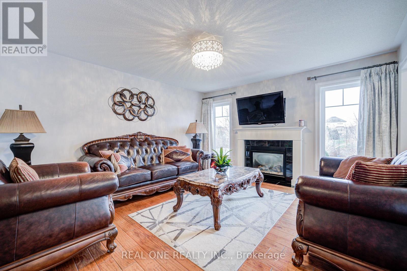 27 Cranston Street, Hamilton, Ontario  L9K 0E3 - Photo 6 - X12705710