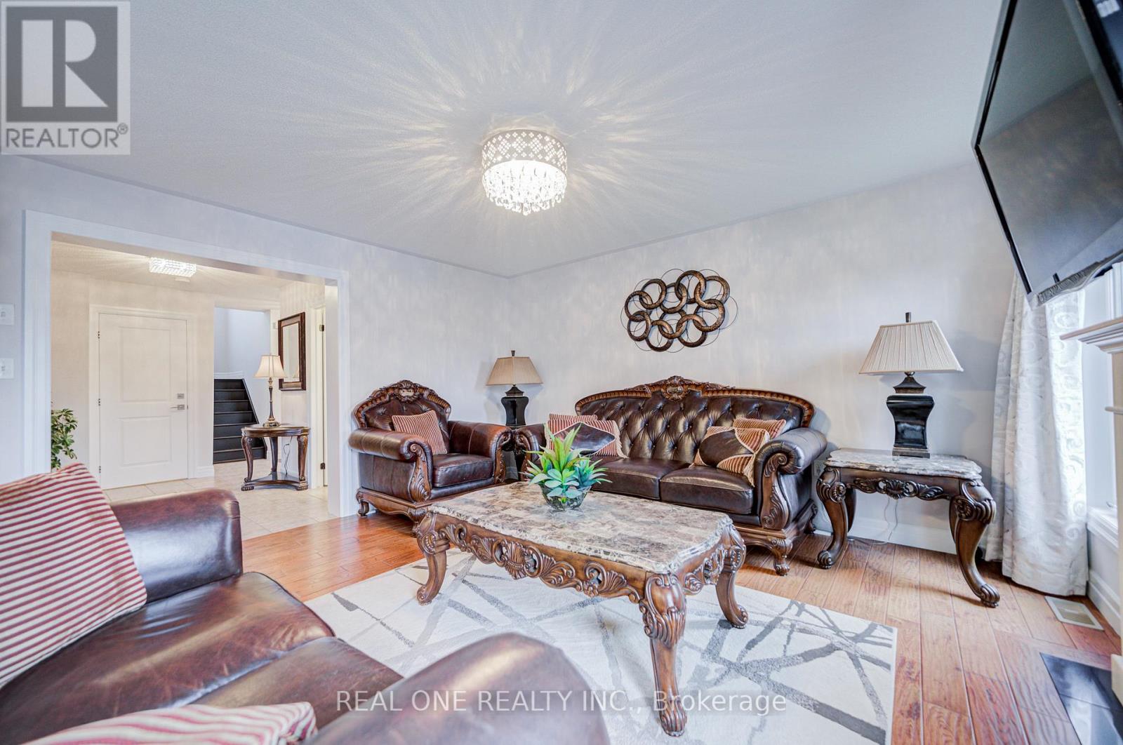 27 Cranston Street, Hamilton, Ontario  L9K 0E3 - Photo 8 - X12705710