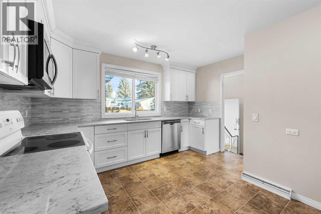 5116 Valiant Place Nw, Calgary, Alberta  T3A 0L6 - Photo 11 - A2279266