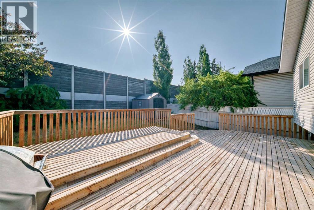 96 Douglas Ridge Close Se, Calgary, Alberta  T2Z 3M2 - Photo 9 - A2278436