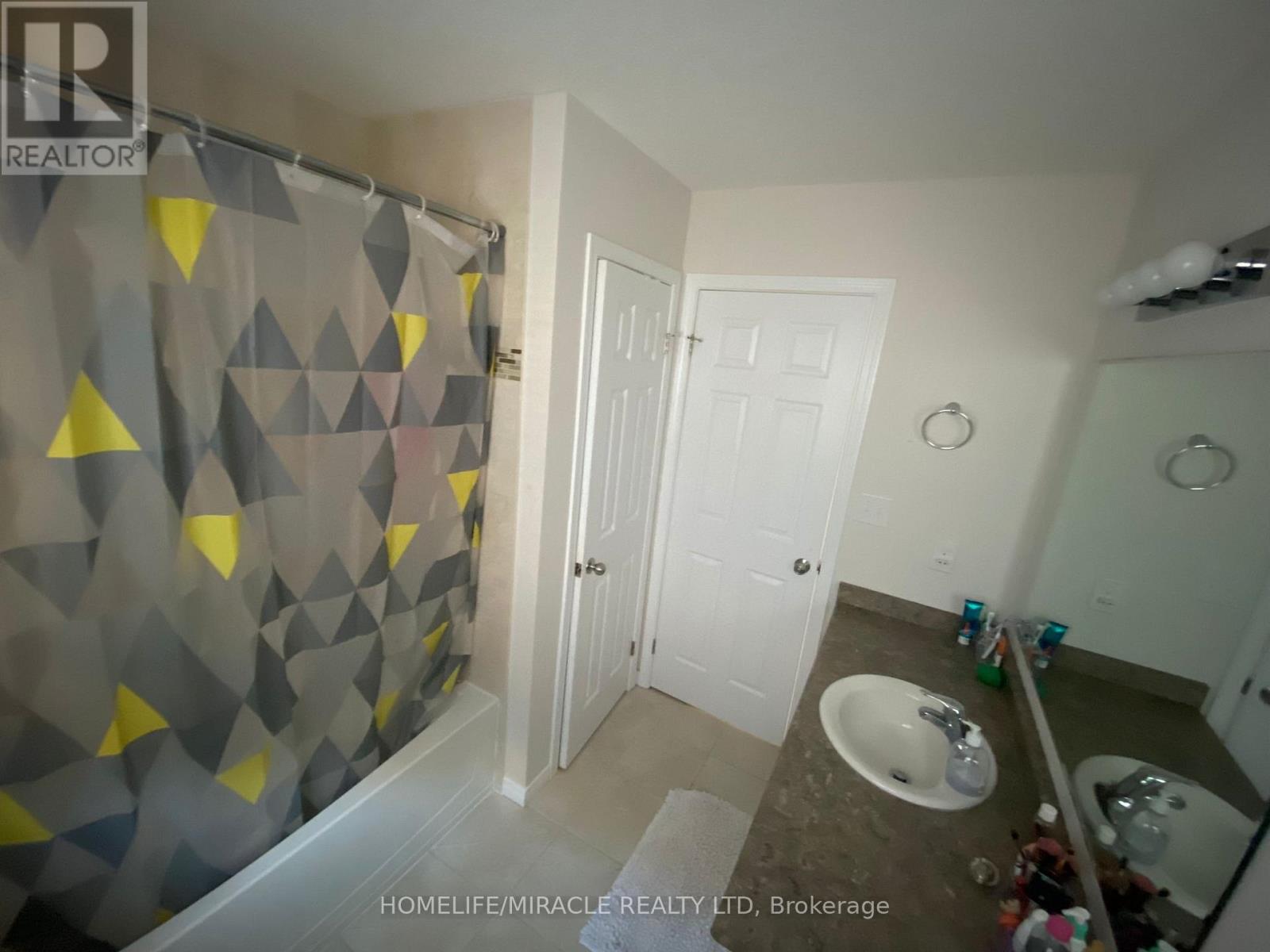 305 Tall Grass Crescent, Kitchener, Ontario  N2P 0G7 - Photo 17 - X12705468