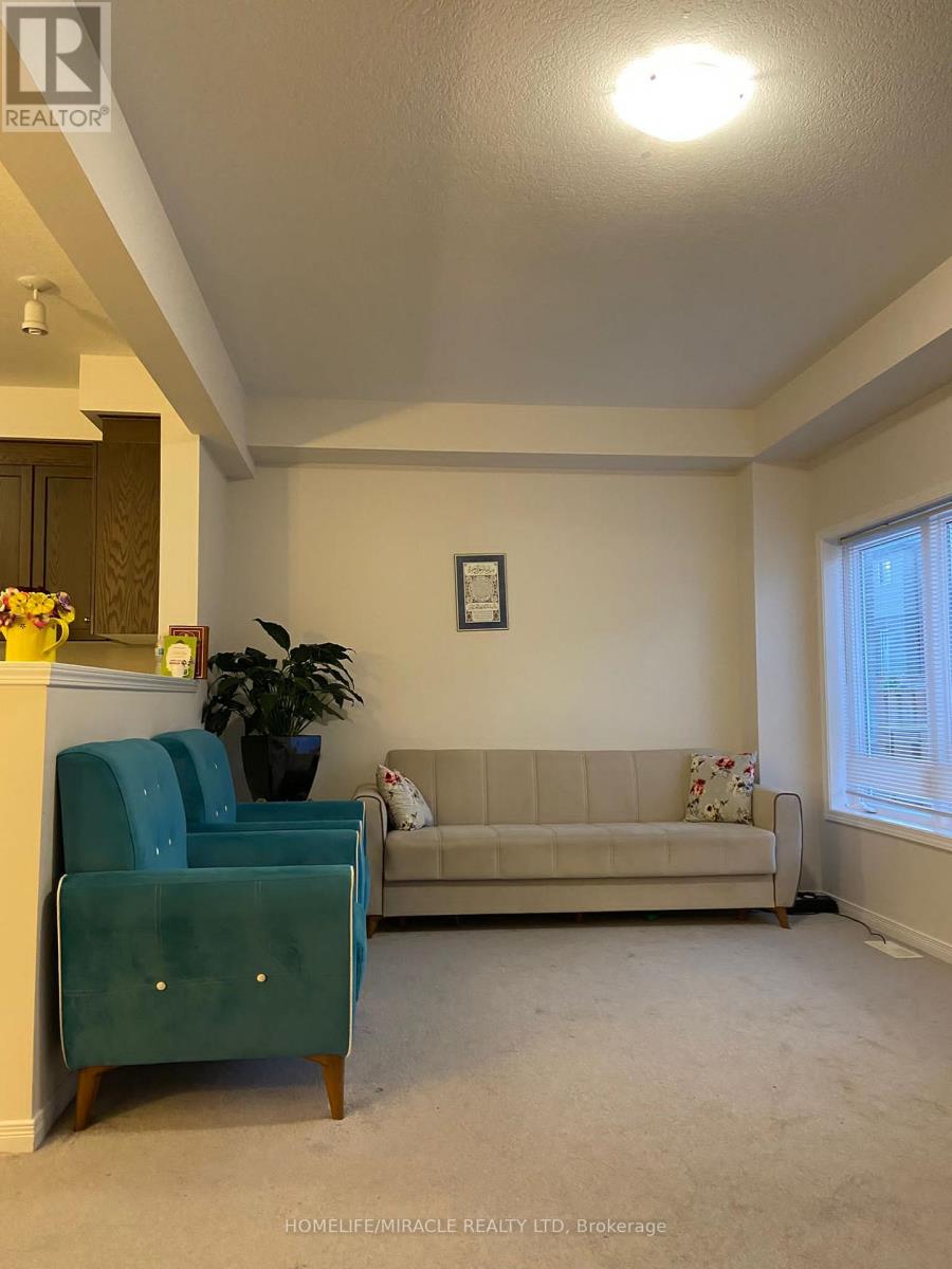 305 Tall Grass Crescent, Kitchener, Ontario  N2P 0G7 - Photo 5 - X12705468