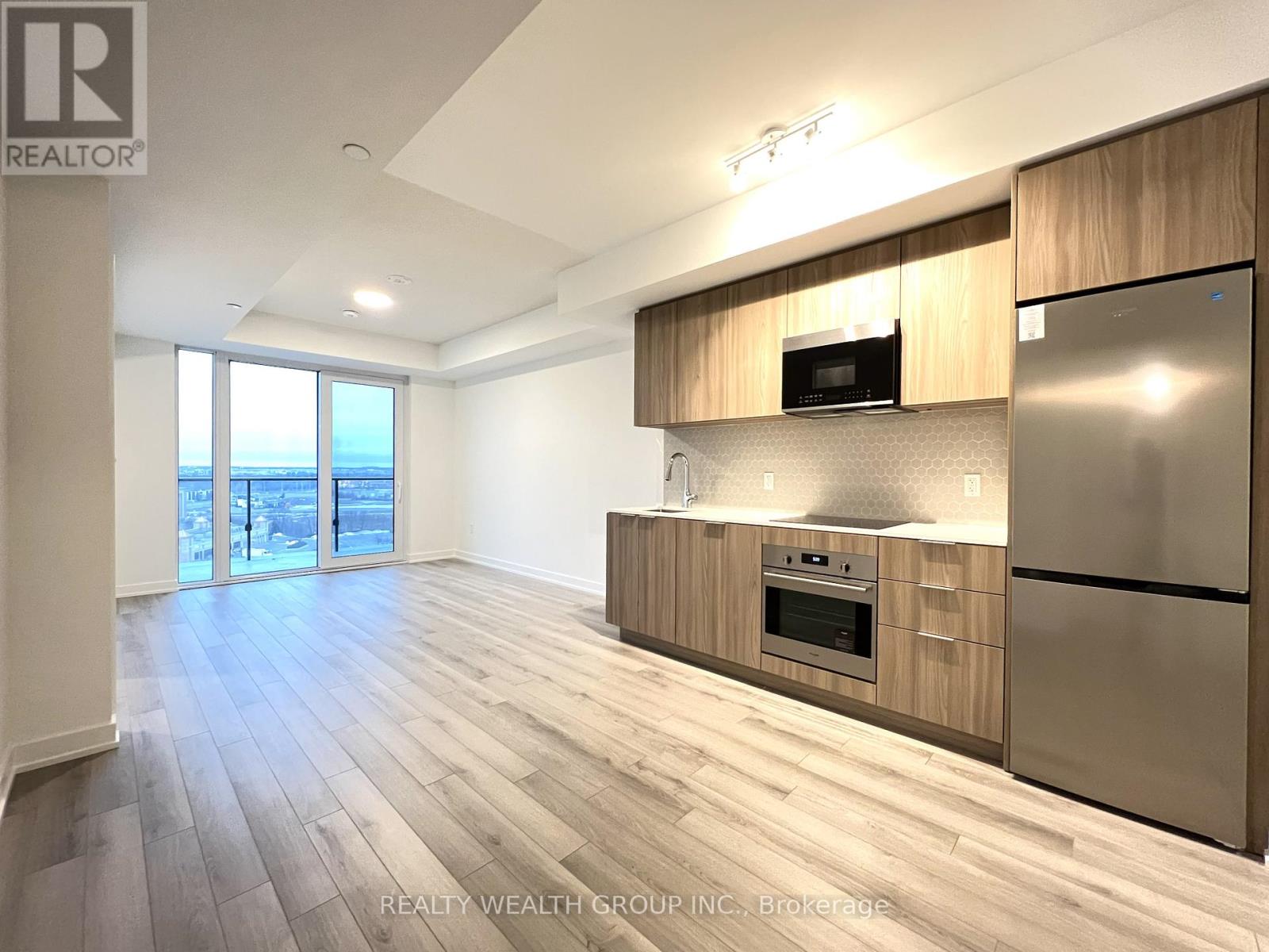 812 - 15 Skyridge Drive, Brampton, Ontario  L6P 4S3 - Photo 2 - W12705724