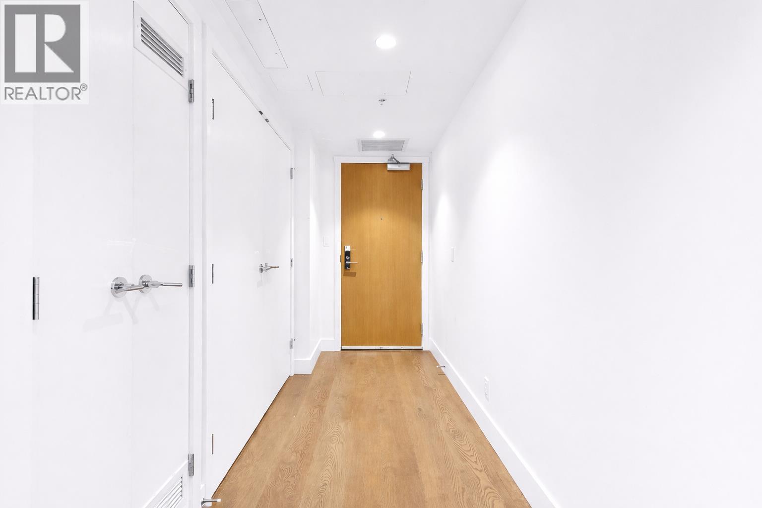 1401 1675 Lions Gate, North Vancouver, British Columbia  V7P 0E3 - Photo 2 - R3080441