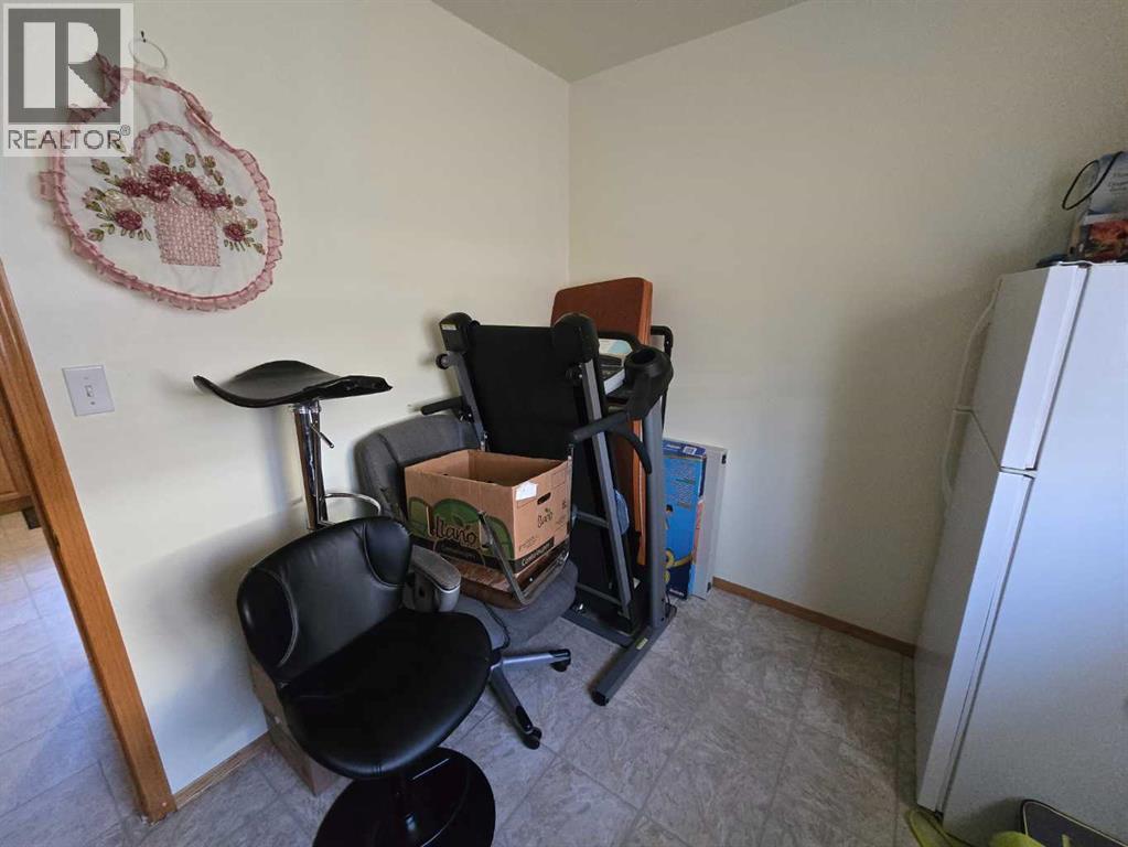 210 2 Avenue N, Vauxhall, Alberta  T0K 2K0 - Photo 11 - A2276626