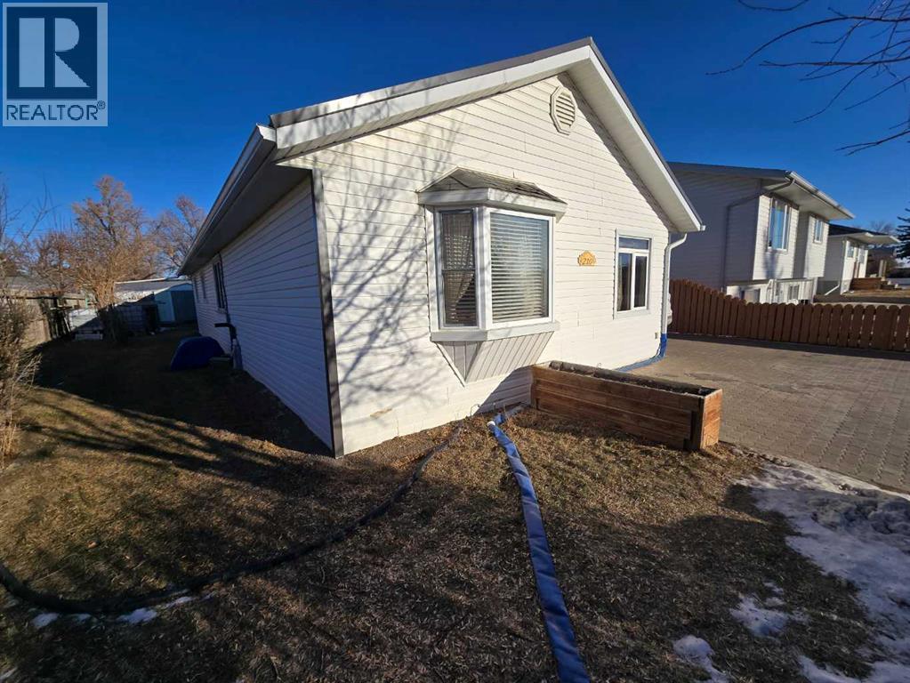 210 2 Avenue N, Vauxhall, Alberta  T0K 2K0 - Photo 2 - A2276626