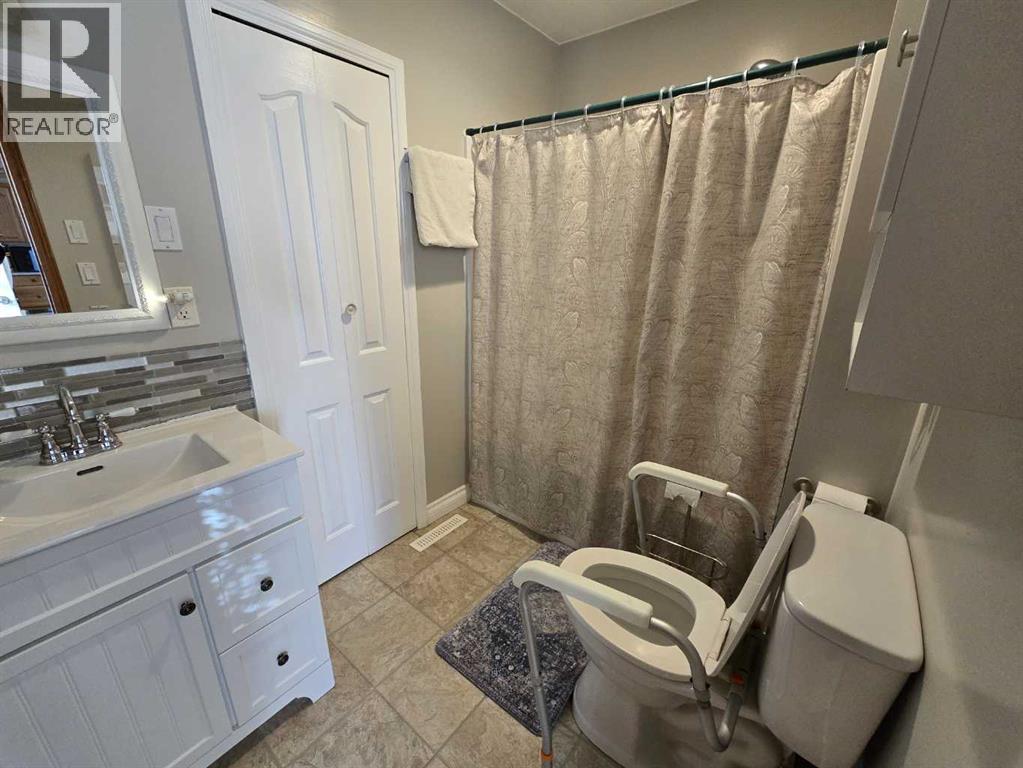 210 2 Avenue N, Vauxhall, Alberta  T0K 2K0 - Photo 24 - A2276626