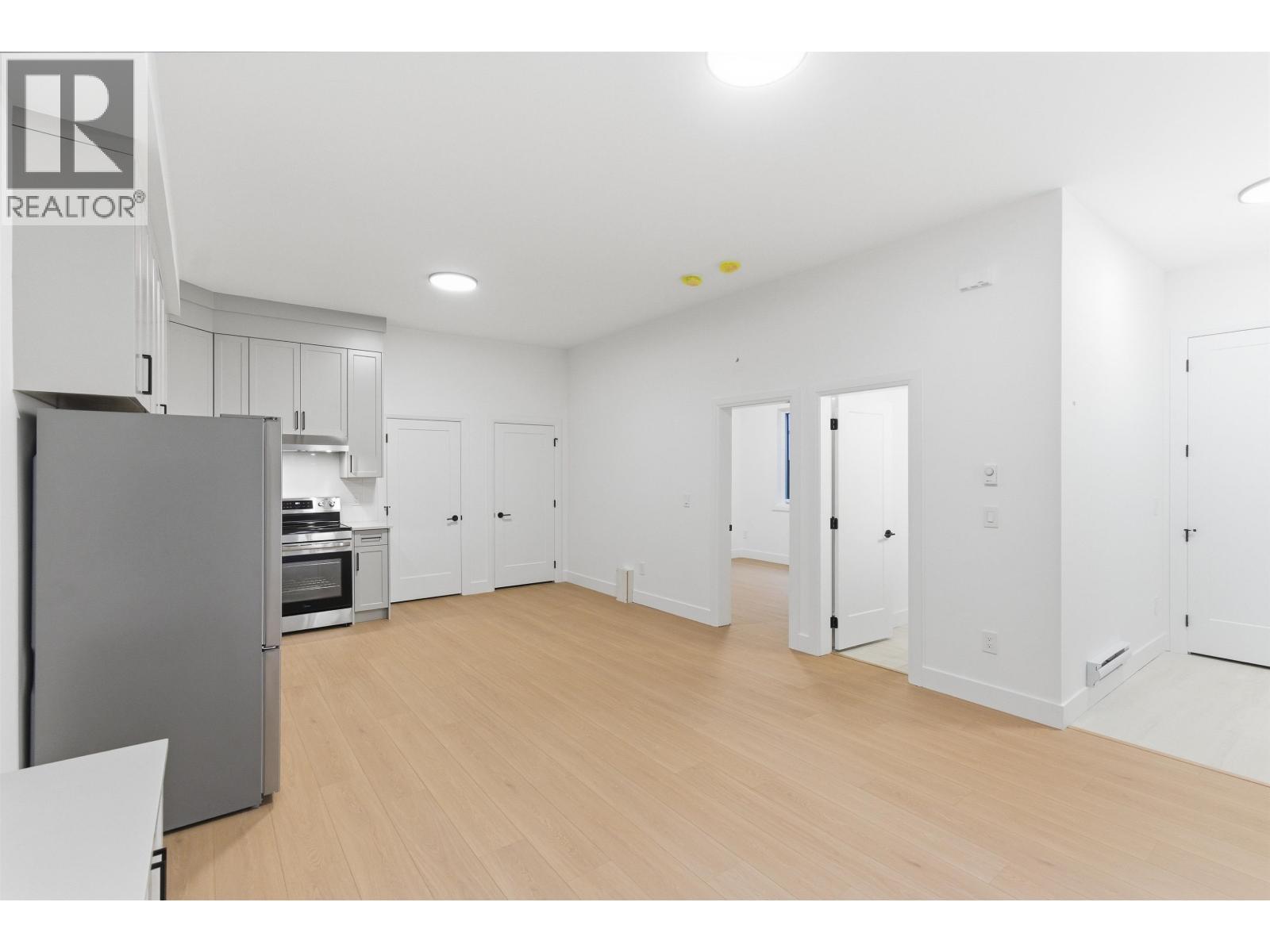 2 8408 17th Avenue, Burnaby, British Columbia  V3N 1N2 - Photo 37 - R3078225